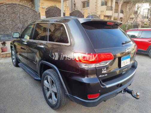 Jeep Grand Cherokee 2014 Black Automatic Used for Sale in Cairo - 5