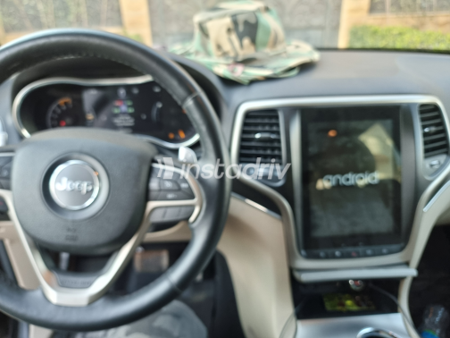 Jeep Grand Cherokee 2014 Black Automatic Used for Sale in Cairo - 8