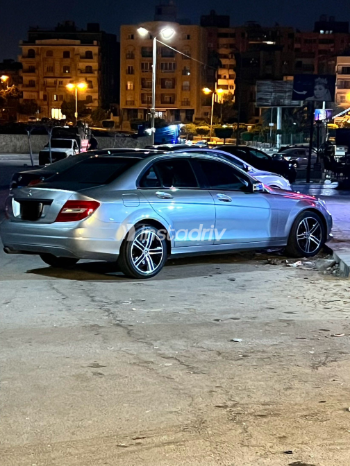 مرسيدس C 200 2013 رمادي أوتوماتيك مستعملة للبيع في المقطم - 4