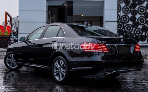 Mercedes E 200 2015 Black Automatic Used for Sale in Cairo - 6