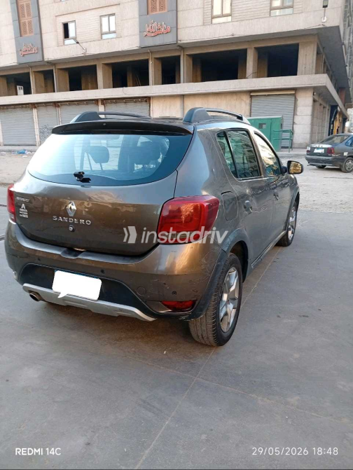 Renault Sandero Step Way 2018 Brown Automatic Used for Sale in Alexandria - 5