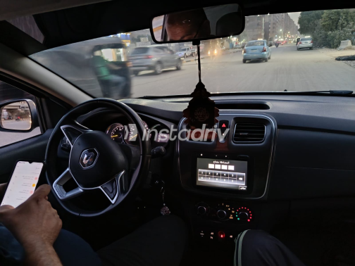 Renault Sandero 2018 Silver Automatic Used for Sale in Giza - 5