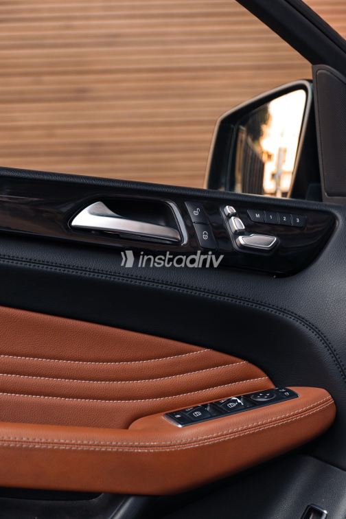 Mercedes GLE 500 2018 Black Automatic Used for Sale in Heliopolis - 4