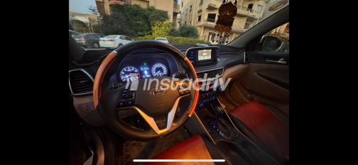 Hyundai Tucson 2021 Silver Automatic Used for Sale in Cairo - 2