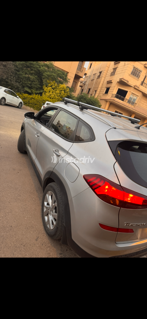 Hyundai Tucson 2021 Silver Automatic Used for Sale in Cairo - 5