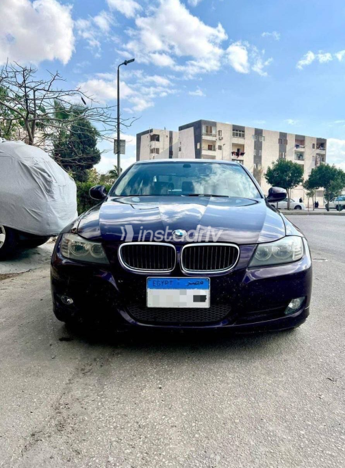 بي ام دبليو 318 2012 أبيض أوتوماتيك مستعملة للبيع في الجيزة - 1