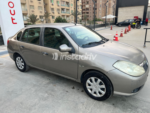 Renault Symbol 2010 Champagne Automatic Used for Sale in Nasr city - 5