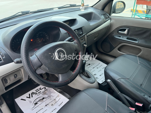 Renault Symbol 2010 Champagne Automatic Used for Sale in Nasr city - 8