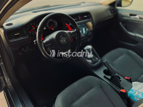 Volkswagen Jetta 2012 Gray Automatic Used for Sale in Helwan - 3