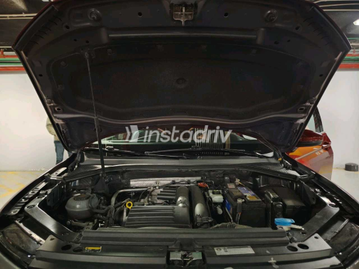Volkswagen Tiguan 2018 Red Automatic Used for Sale in Giza - 5