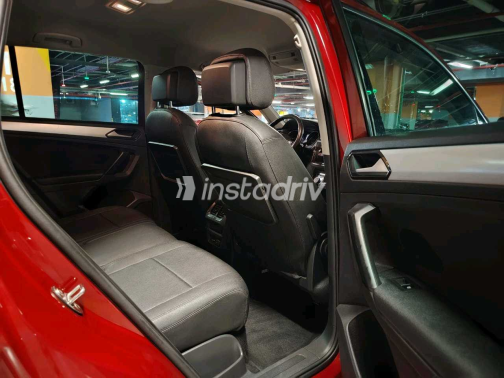 Volkswagen Tiguan 2018 Red Automatic Used for Sale in Giza - 8