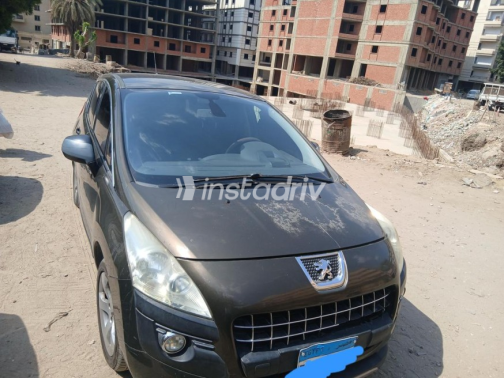 Peugeot 3008 2011 Dark Green Automatic Used for Sale in Heliopolis - 1