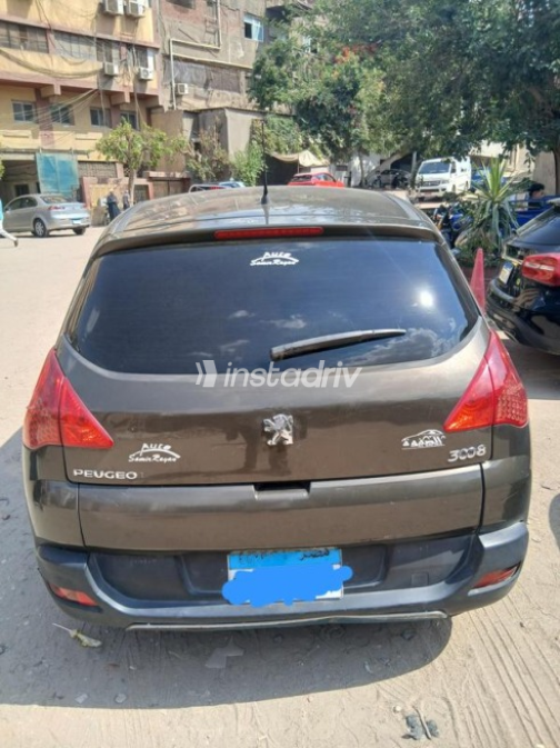 Peugeot 3008 2011 Dark Green Automatic Used for Sale in Heliopolis - 2