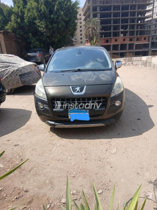 Peugeot 3008 2011 Dark Green Automatic Used for Sale in Heliopolis - 4