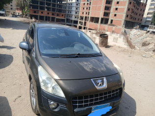 Peugeot 3008 2011 Dark Green Automatic Used for Sale in Heliopolis