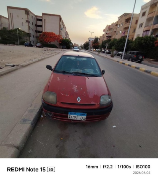 Renault Clio 2004 Red Manual Used for Sale in Sheikh Zayed City