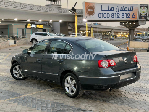 Volkswagen Passat 2011 Gray Automatic Used for Sale in Nasr city - 4