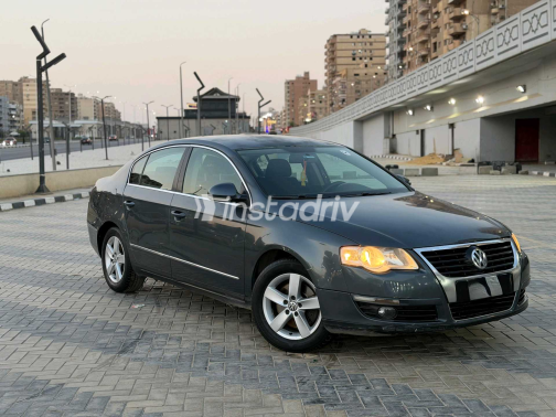 Volkswagen Passat 2011 Gray Automatic Used for Sale in Nasr city - 10