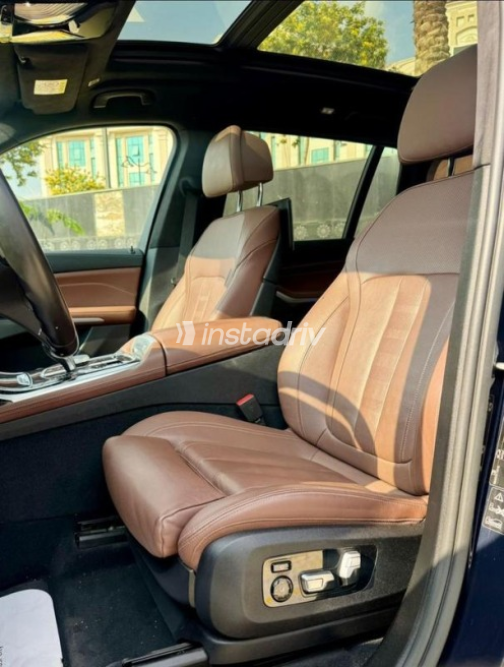 BMW X7 2020 Dark Blue Automatic Used for Sale in Cairo - 6