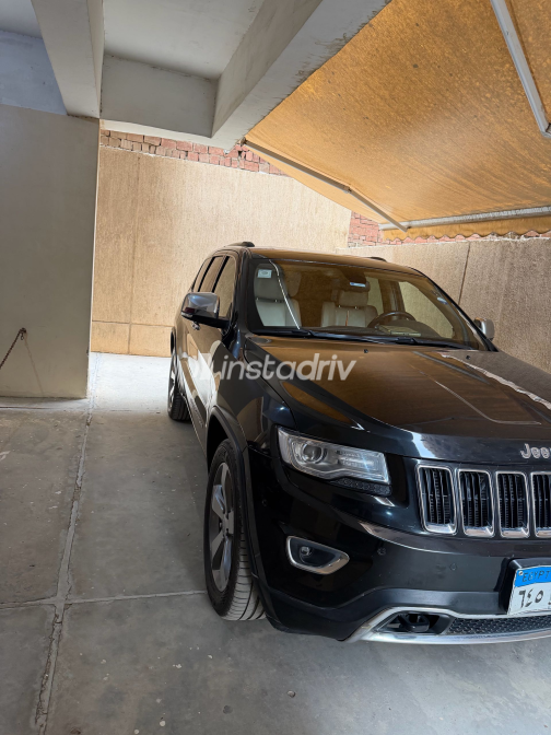 Jeep Grand Cherokee 2014 Black Automatic Used for Sale in Maadi - 2