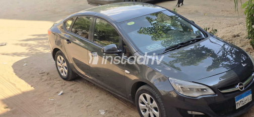 Opel Astra 2016 Dark Gray Automatic Used for Sale in 10th of Ramadan - 2