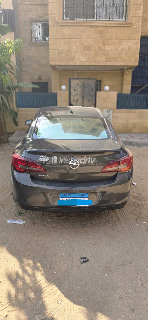 Opel Astra 2016 Dark Gray Automatic Used for Sale in 10th of Ramadan - 6