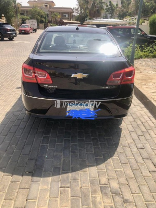 Chevrolet Cruze 2016 White Automatic Used for Sale in Greater Cairo ( Cairo + Giza) - 6