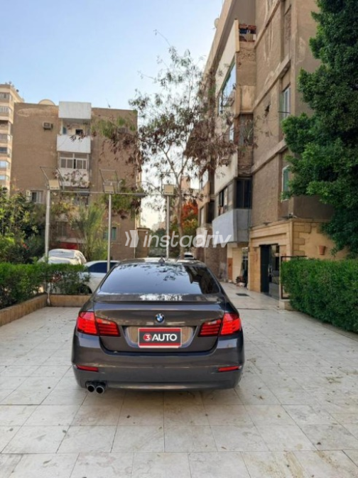 BMW 520 2014 Gray Automatic Used for Sale in Cairo - 5