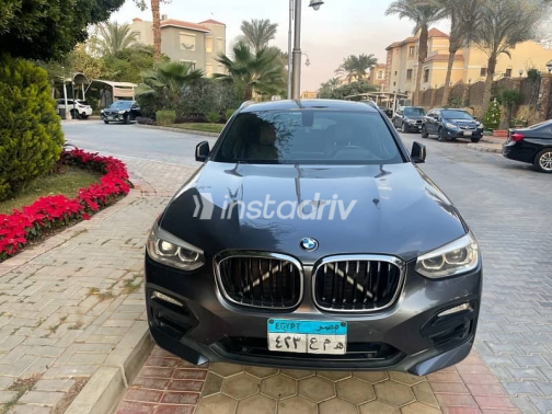 بي ام دبليو X4 2020 رمادي أوتوماتيك مستعملة للبيع في القاهرة - 1