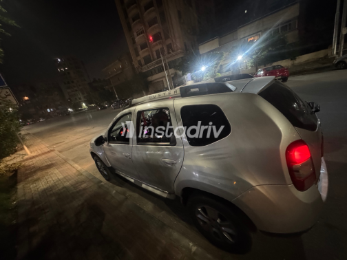 Renault Duster 2017 Silver Automatic Used for Sale in Heliopolis - 4