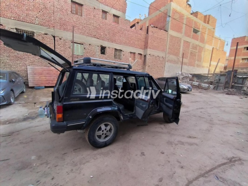 Jeep Cherokee 1997 Black Automatic Used for Sale in 6 October - 3