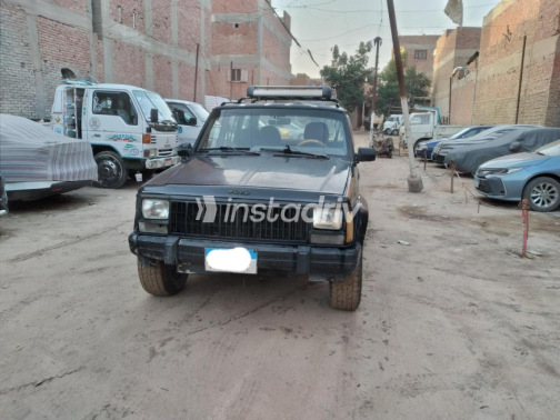 Jeep Cherokee 1997 Black Automatic Used for Sale in 6 October - 8