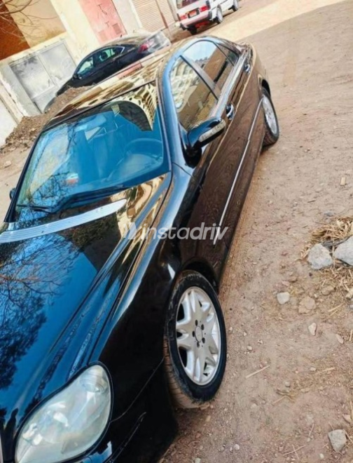 Mercedes 500 2002 Black Automatic Used for Sale in Cairo - 2