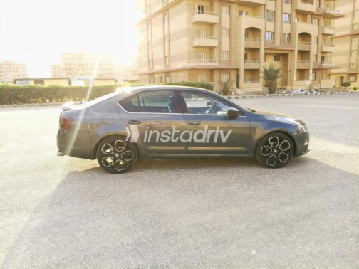 سكودا اوكتافيا A7 2016 موكا أوتوماتيك مستعملة للبيع في مصر الجديدة - 2