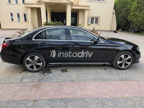 مرسيدس E 180 2019 أسود أوتوماتيك مستعملة للبيع في الإسكندرية - 5