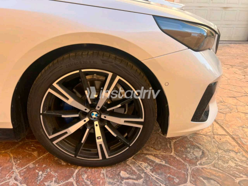 بي ام دبليو 520 2025 أبيض أوتوماتيك مستعملة للبيع في القاهرة - 3