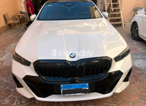 بي ام دبليو 520 2025 أبيض أوتوماتيك مستعملة للبيع في القاهرة - 8