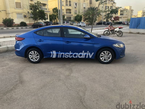 Hyundai Elantra 2018 Dark Blue Automatic Used for Sale in Giza - 3