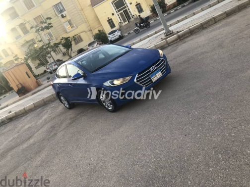 Hyundai Elantra 2018 Dark Blue Automatic Used for Sale in Giza - 4