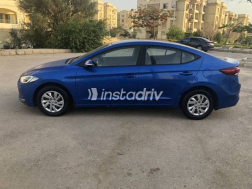 Hyundai Elantra 2018 Dark Blue Automatic Used for Sale in Giza - 5