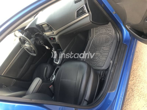 Hyundai Elantra 2018 Dark Blue Automatic Used for Sale in Giza - 9