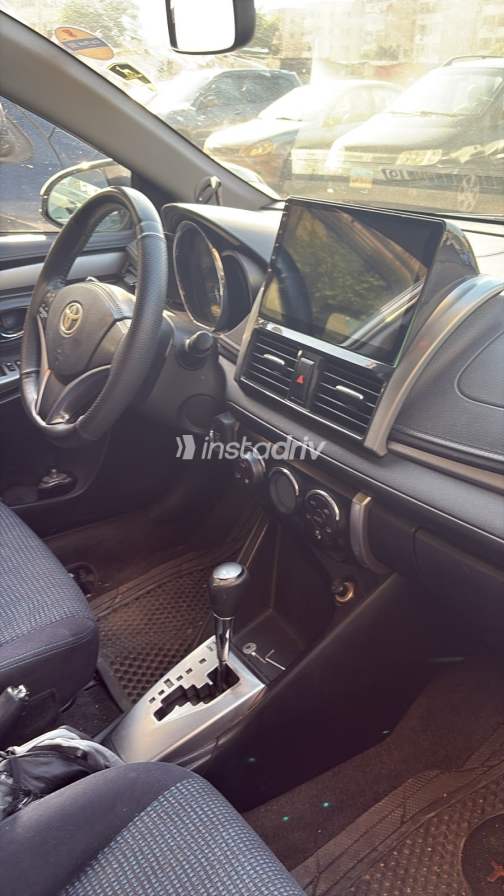 Toyota Yaris 2014 Silver Automatic Used for Sale in Nasr city - 2