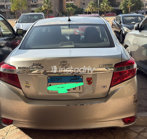 Toyota Yaris 2014 Silver Automatic Used for Sale in Nasr city - 4