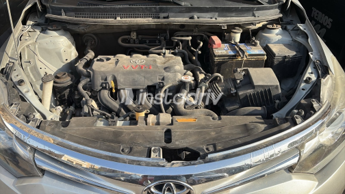 Toyota Yaris 2014 Silver Automatic Used for Sale in Nasr city - 6