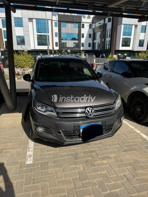 Volkswagen Tiguan 2016 Dark Gray Automatic Used for Sale in Cairo - 5