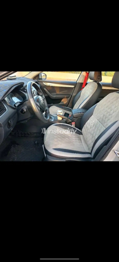 Skoda Octavia A7 2014 Silver Automatic Used for Sale in Qalyubia - 2