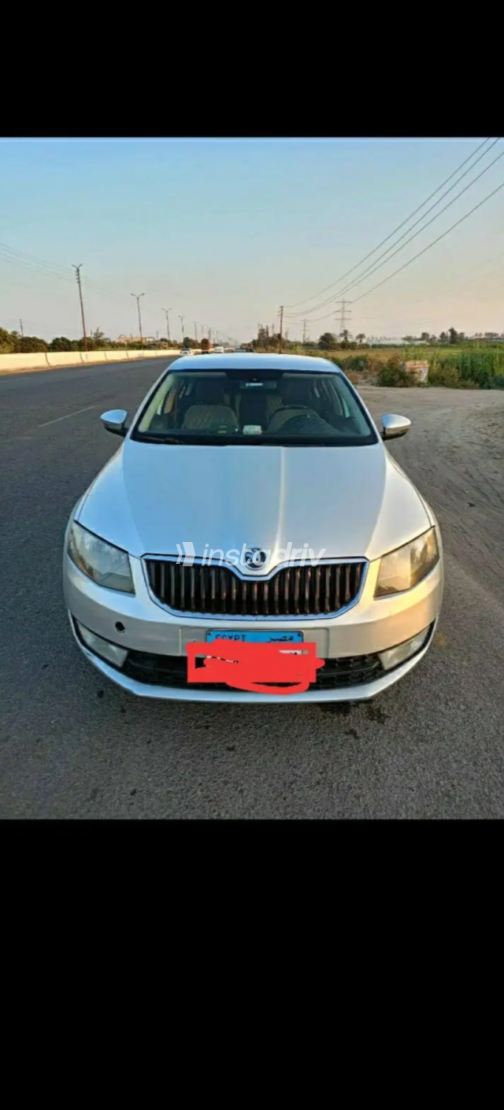 Skoda Octavia A7 2014 Silver Automatic Used for Sale in Qalyubia - 4