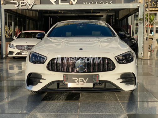 Mercedes E 300 2023 White Automatic Used for Sale in Sheikh Zayed City - 3