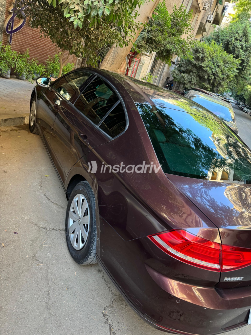 Volkswagen Passat 2017 White Automatic Used for Sale in Zamalek - 3