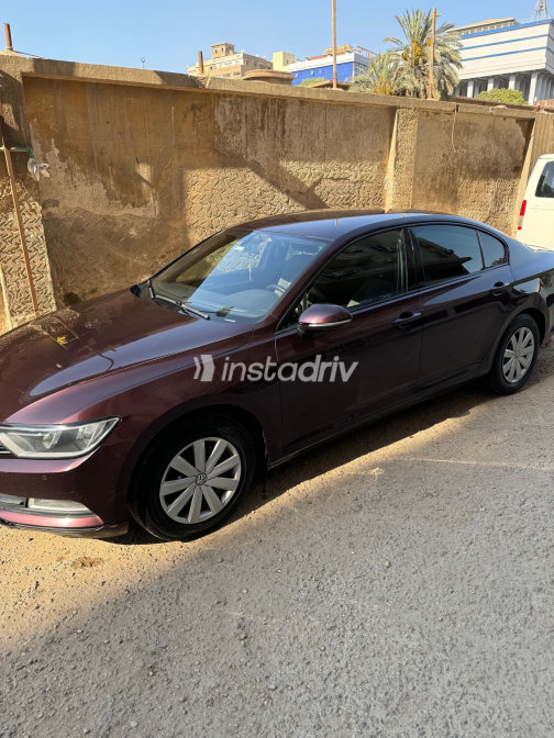 Volkswagen Passat 2017 White Automatic Used for Sale in Zamalek - 9